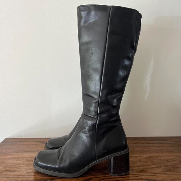 leather heeled boots - Picture 5 of 9